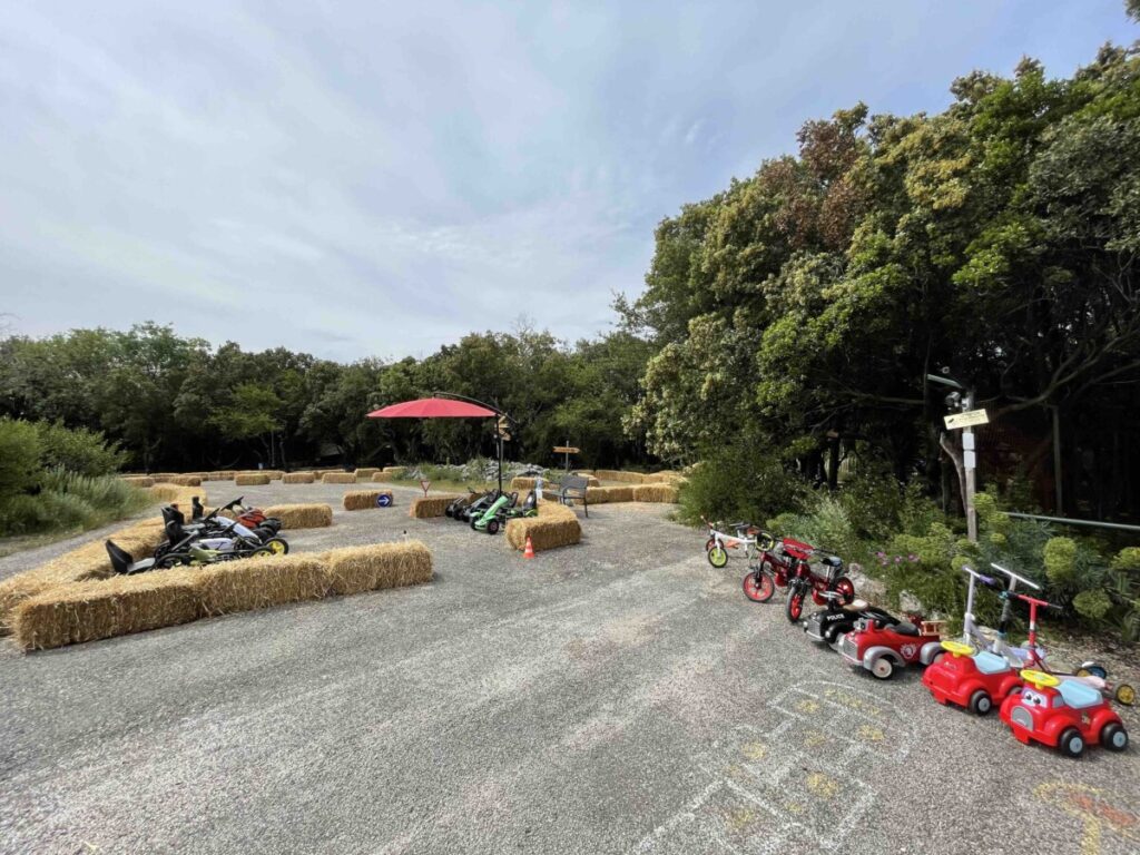 Karting à pédale à la Grotte Aven Forestière
