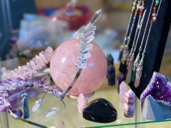 Boutique de pierre précieuses - Idées Cadeaux - Grotte Ardèche